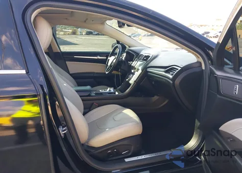 2017 Ford Fusion Titanium z USA, uszkodzony, nr VIN 3FA6P0K98HR157679